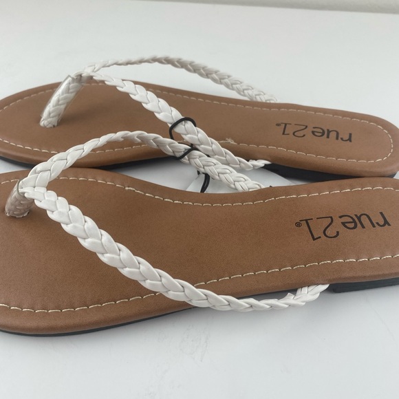 rue21 white rubber casual sandals size 6 - Picture 5 of 7